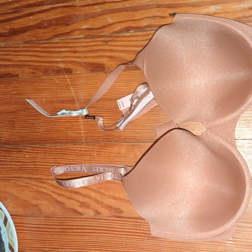Victoria's secret lightly lined demi
